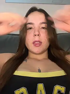 m0ranguinh0s2 online show from 07-04-26, 01:56