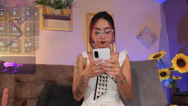 RACHELRUIZ online show from 10-09-25, 03:21