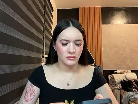 Snapshot of Yhanbeaufort18 chatting on 10-02-25, 11:39 Yhanbeaufort18 online show from 10-02-25, 11:39