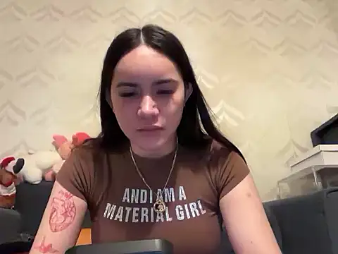 Snapshot of Yhanbeaufort18 chatting on 10-12-25, 04:06 Yhanbeaufort18 online show from 10-12-25, 04:06