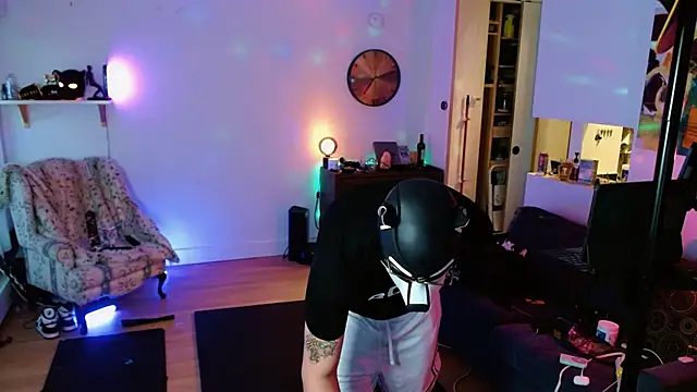 Snapshot of puptank chatting on 09-12-25, 02:11 puptank online show from 09-12-25, 02:11