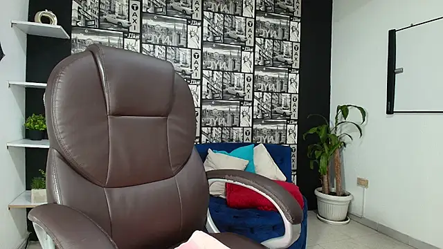 Snapshot of Mia_Morelli_ chatting on 09-28-25, 04:18 Mia Morelli online show from 09-28-25, 04:18