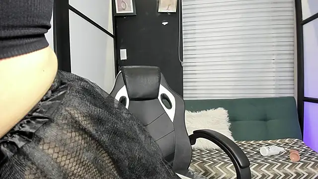 SamaraAnders  online show from 11-01-25, 05:09