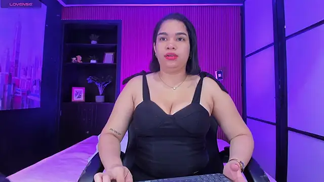 SamaraAnders  online show from 06-16-26, 05:32