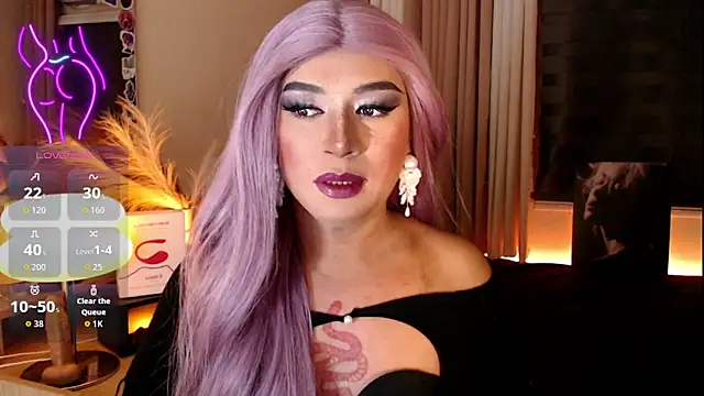 Snapshot of mslilly_croft chatting on 05-10-26, 05:29 mslilly croft online show from 05-10-26, 05:29