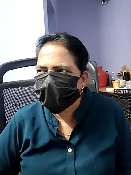 mallu-lover online show from 09-18-25, 11:12