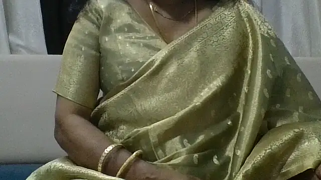 Snapshot of mallu-lover chatting on 05-25-26, 04:24 mallu-lover online show from 05-25-26, 04:24