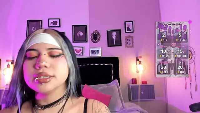 pinkk deemon online show from 06-17-26, 01:23