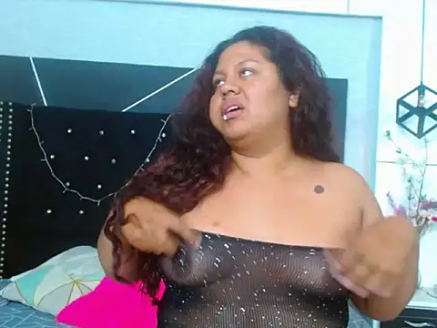 Snapshot of CloeStron chatting on 03-20-26, 05:18 CloeStron online show from 03-20-26, 05:18