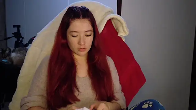 lunnaa  online show from 10-24-25, 04:20