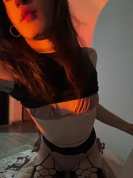 Snapshot of Lilith_Sex12 chatting on 05-28-26, 04:54 Lilith Sex12 online show from 05-28-26, 04:54