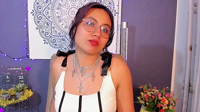 Snapshot of Nova_allen chatting on 09-22-25, 11:18 Nova allen online show from 09-22-25, 11:18