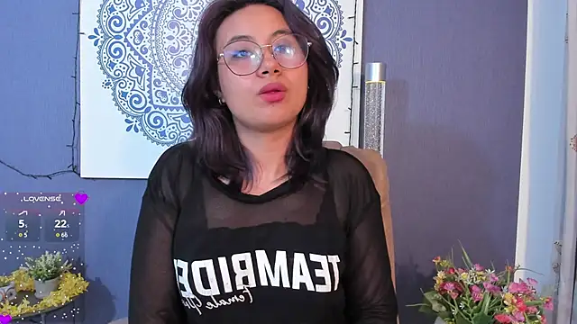 Snapshot of Nova_allen chatting on 09-24-25, 11:30 Nova allen online show from 09-24-25, 11:30