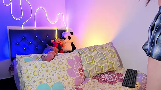 jade 200 online show from 04-21-26, 02:51