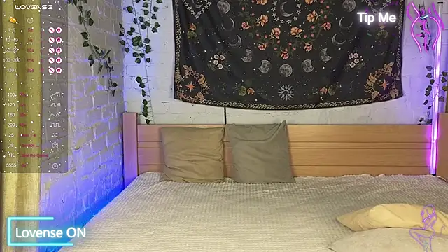 Bekky Hammon online show from 10-15-25, 03:17