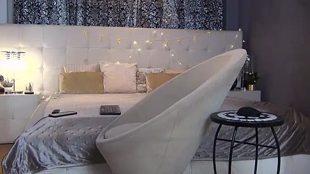 LadyValeriaXO online show from 12-20-25, 12:23