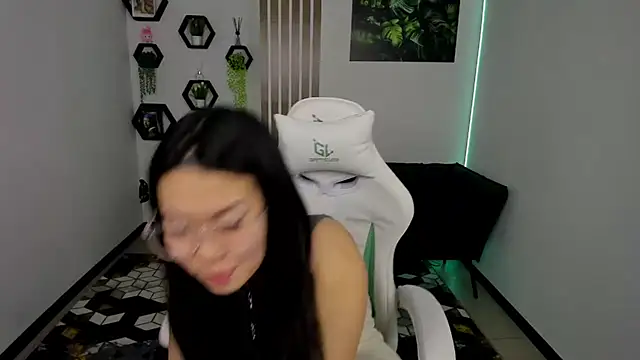 LunaPurrr online show from 01-12-26, 11:10