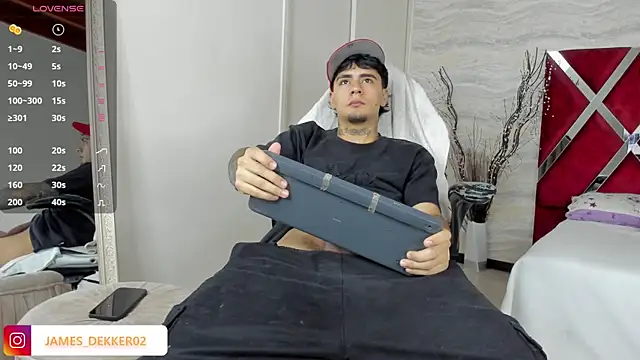 JamesDeker online show from 09-29-25, 08:13