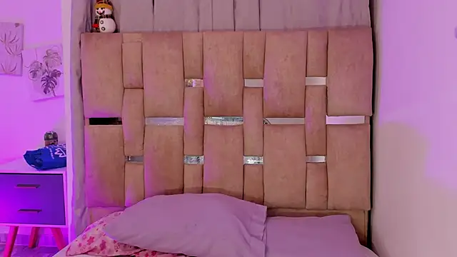 JulianaCarter online show from 12-14-25, 08:13