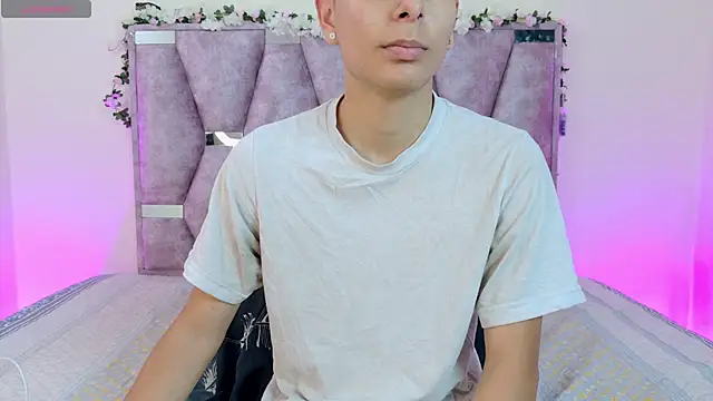 Snapshot of lana_and_liam_ chatting on 11-01-25, 10:28 lana and liam online show from 11-01-25, 10:28