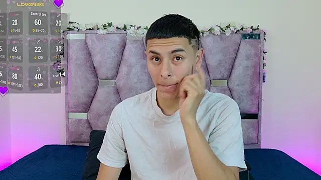 Snapshot of lana_and_liam_ chatting on 11-11-25, 09:20 lana and liam online show from 11-11-25, 09:20