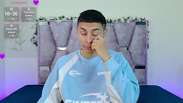 Snapshot of lana_and_liam_ chatting on 11-14-25, 09:30 lana and liam online show from 11-14-25, 09:30