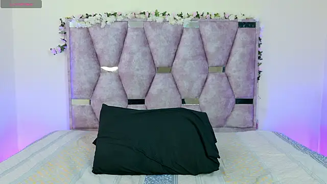 lana and liam  online show from 02-11-26, 10:09