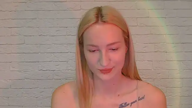 Snapshot of Alice_Sweet_01 chatting on 06-16-26, 06:32 Alice Sweet 01 online show from 06-16-26, 06:32