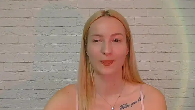Snapshot of Alice_Sweet_01 chatting on 06-17-26, 08:21 Alice Sweet 01 online show from 06-17-26, 08:21