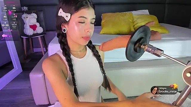 Brooke monroe online show from 10-16-25, 04:30