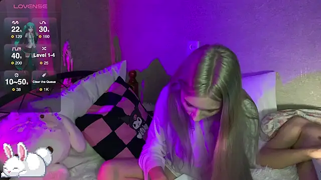 Snapshot of Elaincutee chatting on 09-19-25, 10:32 Elaincutee online show from 09-19-25, 10:32