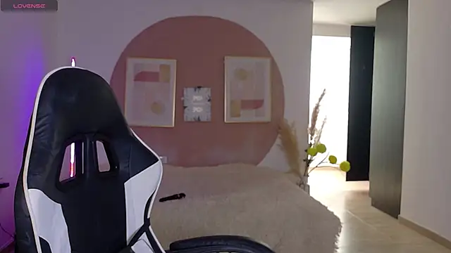 Eliih 01 online show from 05-19-26, 03:29