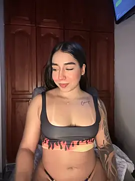 KaditaNavarro online show from 10-29-25, 09:49