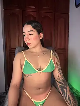 KaditaNavarro online show from 12-18-25, 04:46