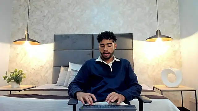 Snapshot of RaphaelDufort chatting on 09-26-25, 12:03 RaphaelDufort online show from 09-26-25, 12:03