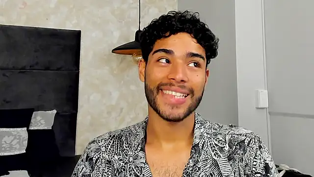 Snapshot of RaphaelDufort chatting on 10-03-25, 11:57 RaphaelDufort online show from 10-03-25, 11:57