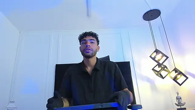 Snapshot of RaphaelDufort chatting on 10-19-25, 06:52 RaphaelDufort online show from 10-19-25, 06:52