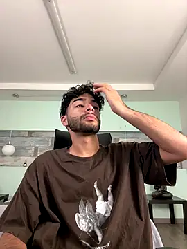 RaphaelDufort online show from 12-04-25, 05:43