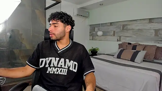 RaphaelDufort online show from 12-17-25, 05:41