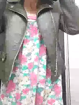 Snapshot of Emily_de_Carla chatting on 05-11-26, 03:29 Emily de Carla online show from 05-11-26, 03:29