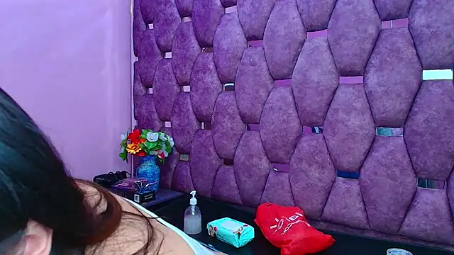 Snapshot of miaharvey_69 chatting on 12-15-25, 02:32 miaharvey 69 online show from 12-15-25, 02:32