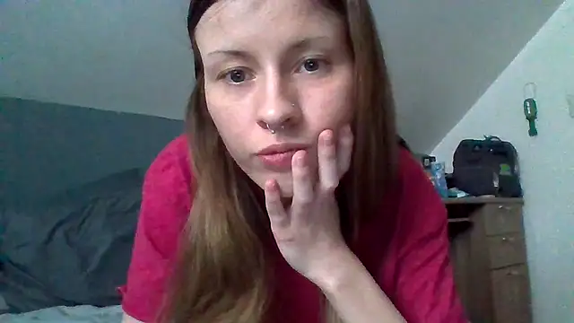 Snapshot of sarah2007 chatting on 11-05-25, 06:19 sarah2007 online show from 11-05-25, 06:19