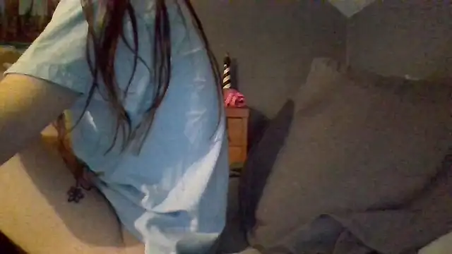 Snapshot of sarah2007 chatting on 11-09-25, 04:00 sarah2007 online show from 11-09-25, 04:00