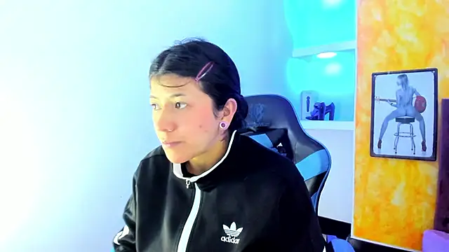 Raven Rouge  online show from 10-09-25, 04:43