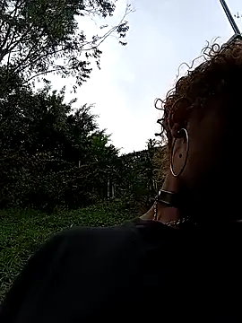 Snapshot of Vikyvoyeur chatting on 09-30-25, 08:58 Vikyvoyeur online show from 09-30-25, 08:58