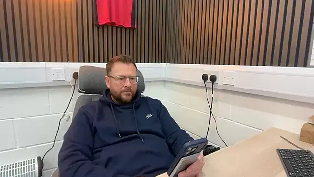 Snapshot of bilf1978 chatting on 03-05-26, 07:48 bilf1978 online show from 03-05-26, 07:48