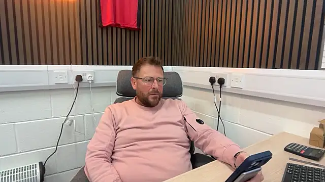 Snapshot of bilf1978 chatting on 03-06-26, 07:49 bilf1978 online show from 03-06-26, 07:49