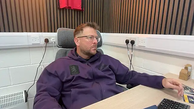 Snapshot of bilf1978 chatting on 03-09-26, 07:34 bilf1978 online show from 03-09-26, 07:34