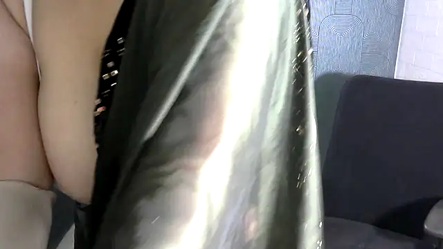 Snapshot of sexy_indianboobs chatting on 12-15-24, 03:42 sexy indianboobs online show from 12-15-24, 03:42