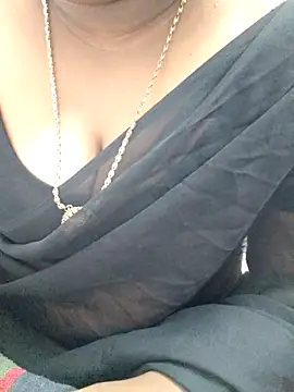 Snapshot of Tamil-rami chatting on 10-09-25, 07:28 Tamil-rami online show from 10-09-25, 07:28